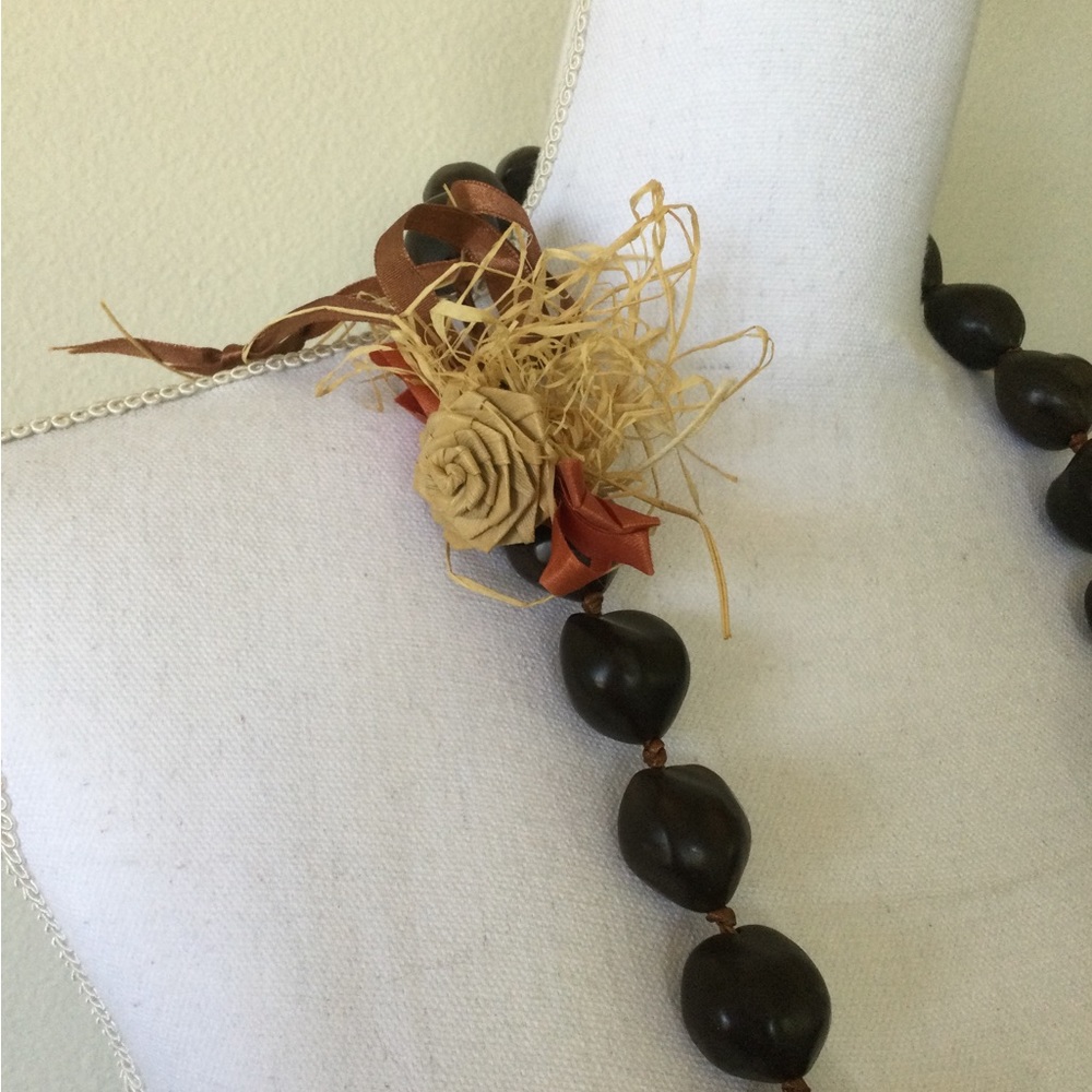Kukui Nut Lei with lauhala rose brown